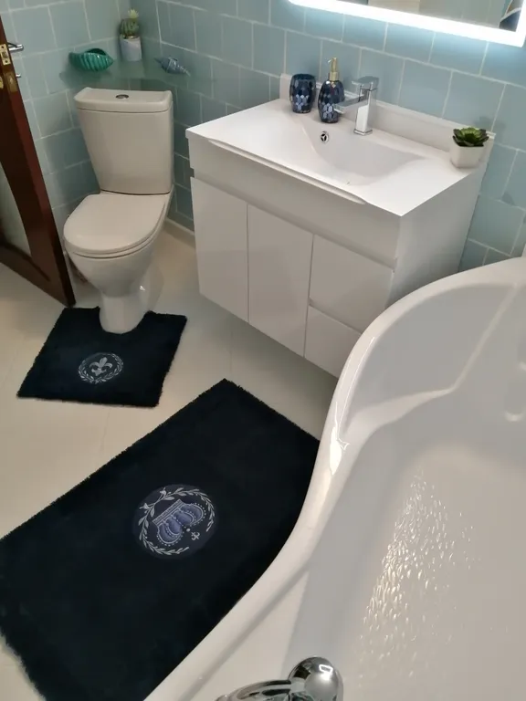 Уютный дом на набережной