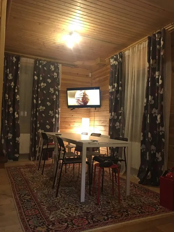 Дом для отдыха на лесной опушке с баней