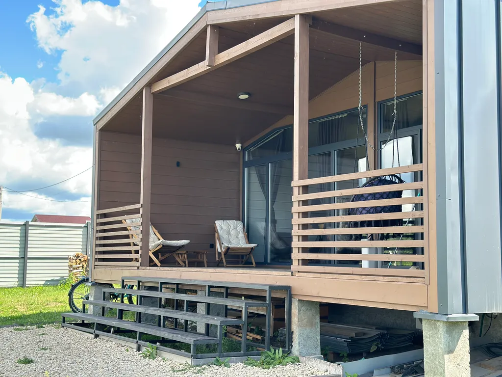 Стильный современный дом для отдыха на природе