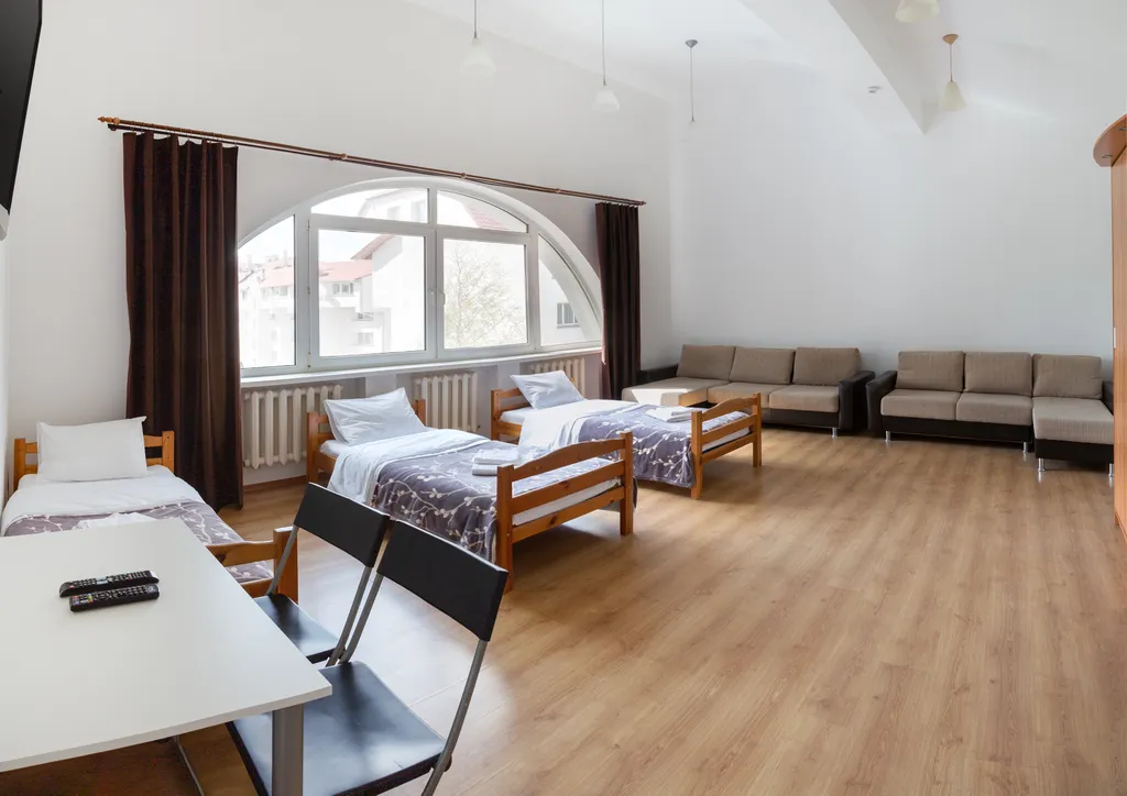 Семейный номер с общей ванной комнатой