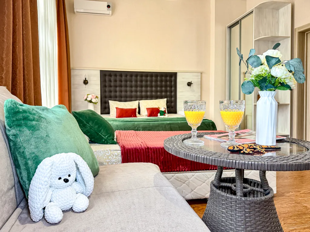 Номер на 4 человек с кухней на 1 этаже в центре, в 7 минутах до моря