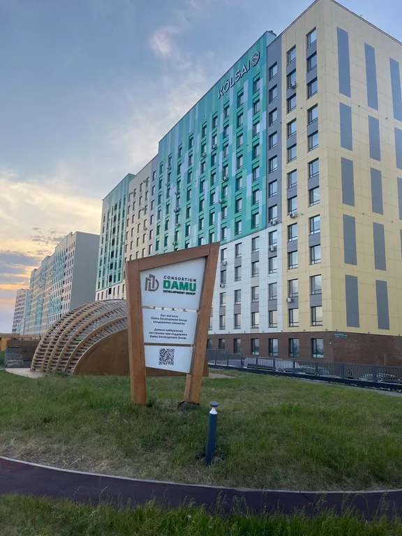 Современная квартира у набережной