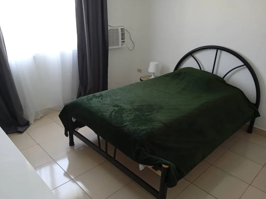 Уютная квартира в центре города с видом на море