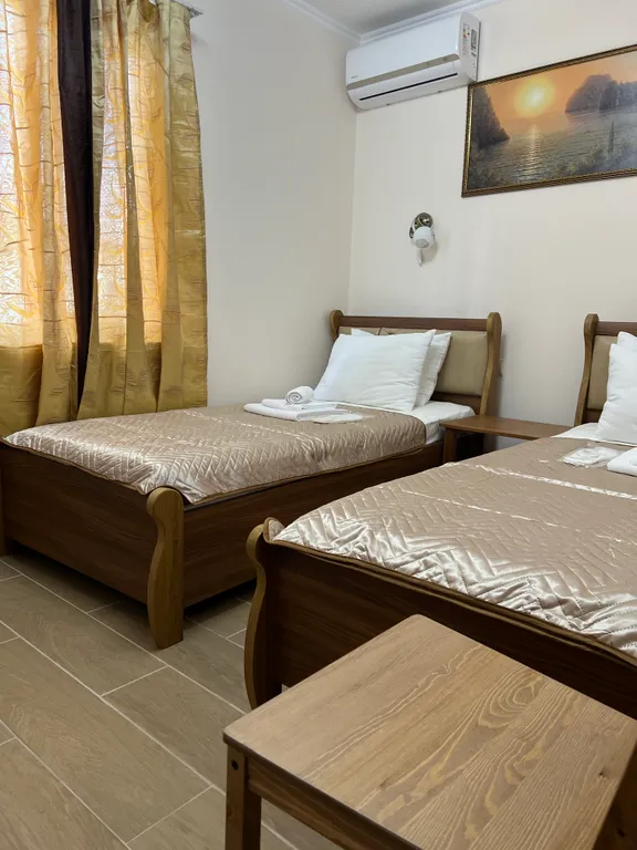 Двухкомнатный четырёхместный номер комфорт в домике