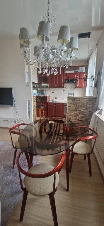 2-комнатная квартира в самом центре, рядом с набережной