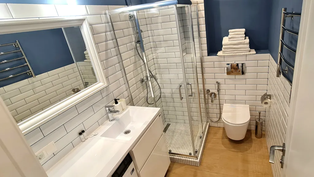 Квартира-студия с изолированной спальней и балконом в приморском парке