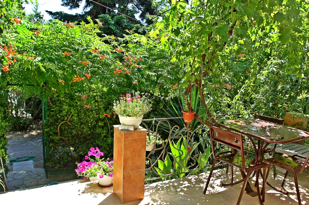 Двухкомнатная квартира возле набережной Ялты