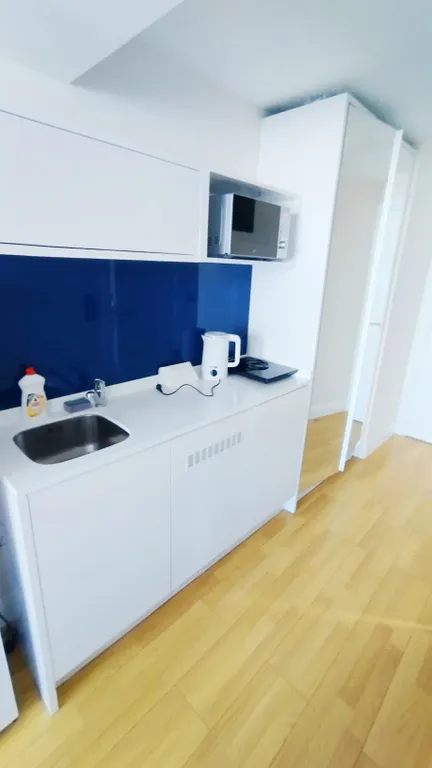 Студия над облаками с видом на море