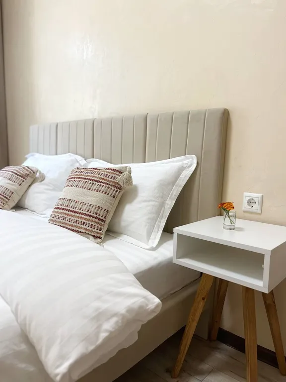 Трехкомнатная квартира в центре города с видом на город