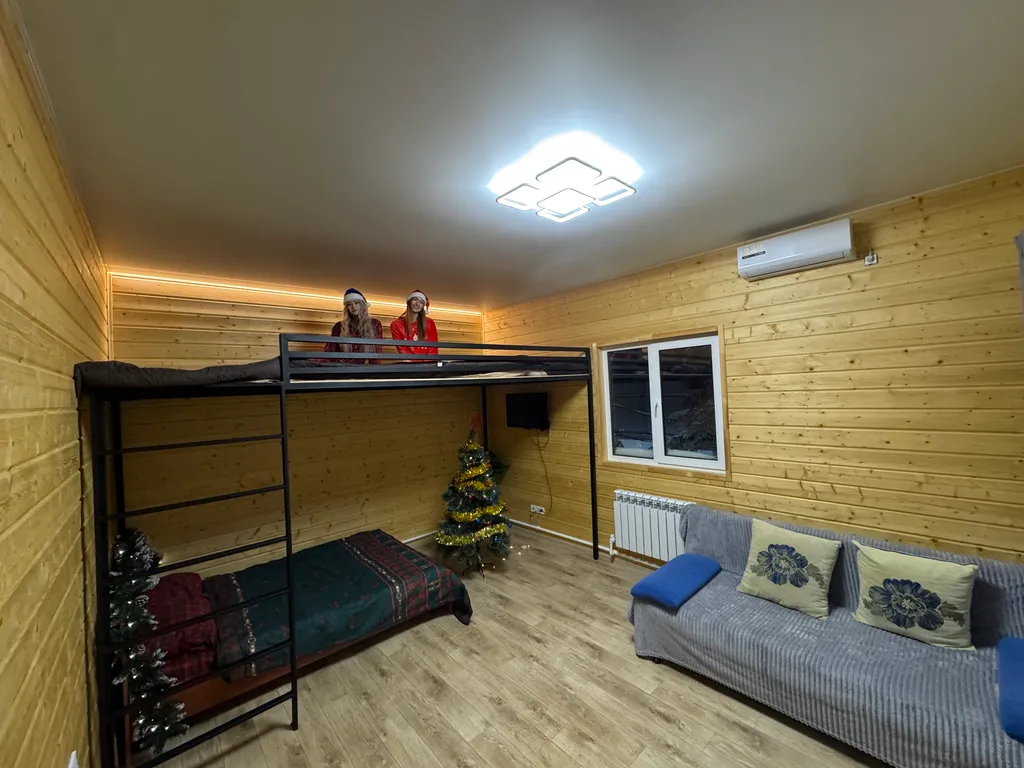 Дом с живописным участком