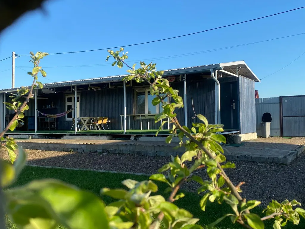 Домик у реки на первой линии