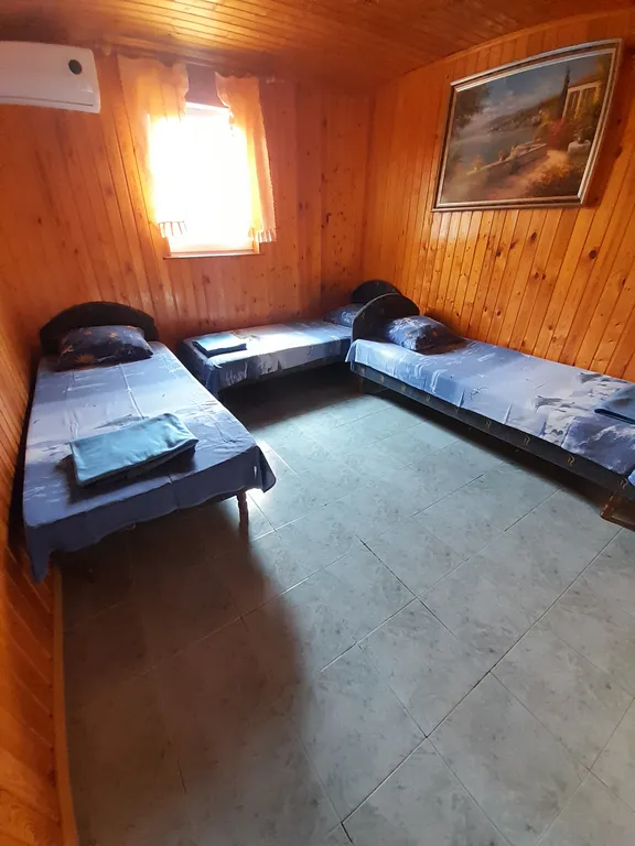 Трёхместный номер с кондиционером