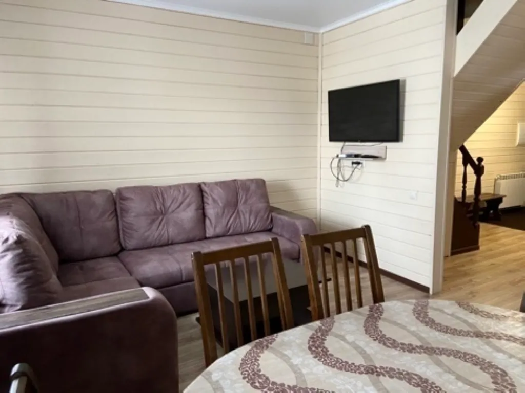 Таунхаус Янтак #1 дерево