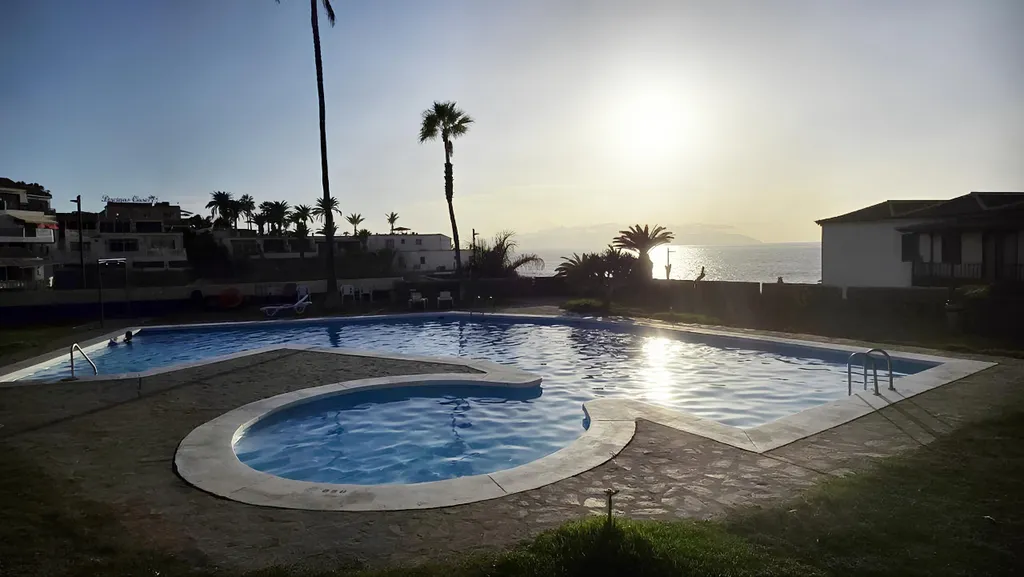 PaulMarie Superior Ocean Lounge