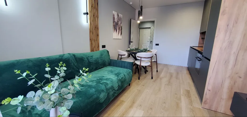 Современные апартаменты в живописном месте Ялты с видом на море