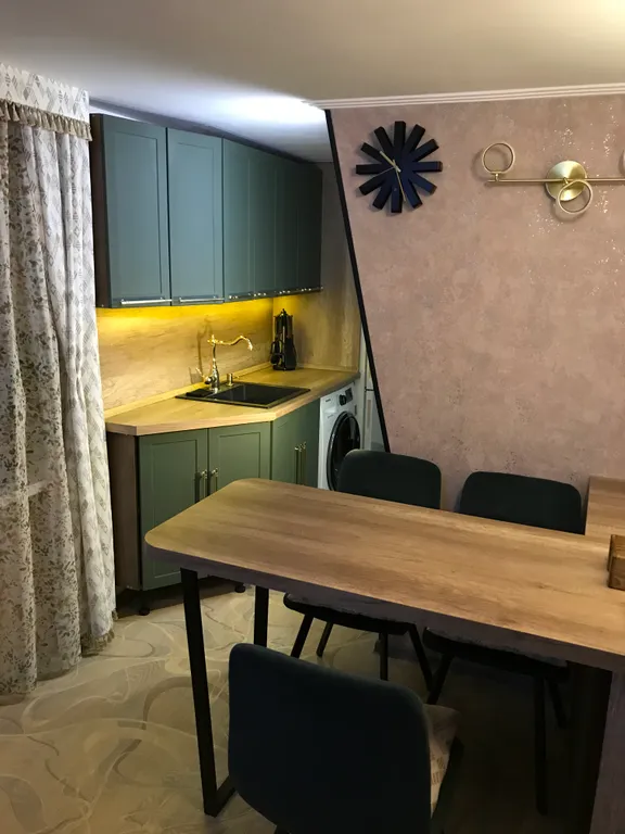 Уютный дом на набережной