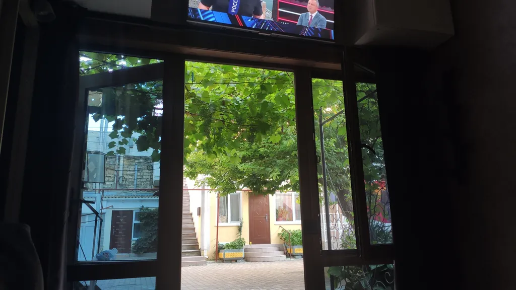 Маленькая квартира в уютном дворе у моря