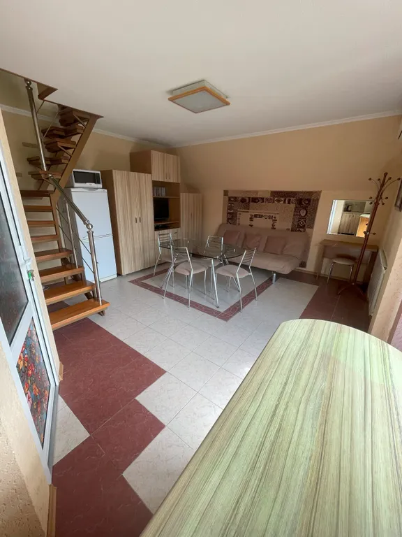 Квартира Апартаменты двухуровневые с балконом - 5 мест — аренда посуточно в Ольгинка