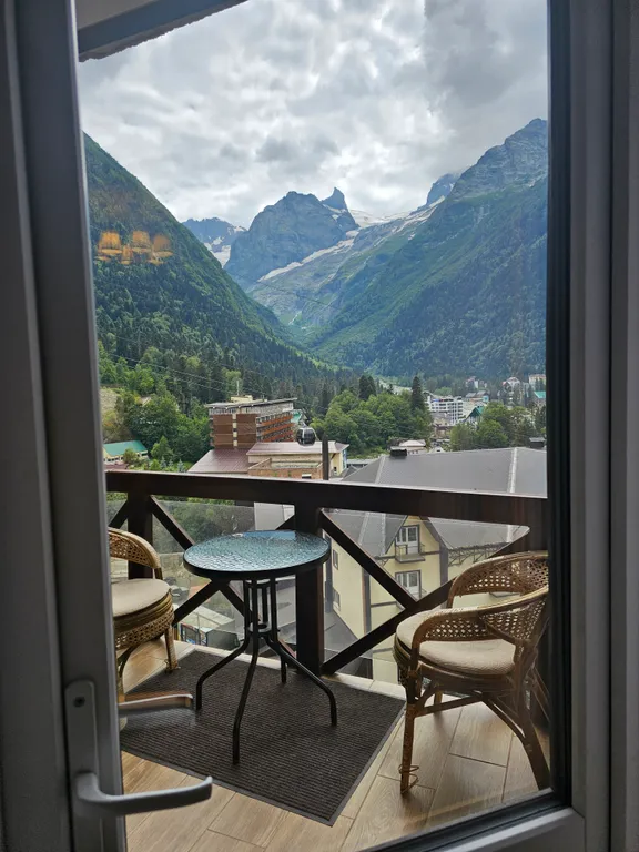 Апартамент в центре рядом с подъемником с балконом