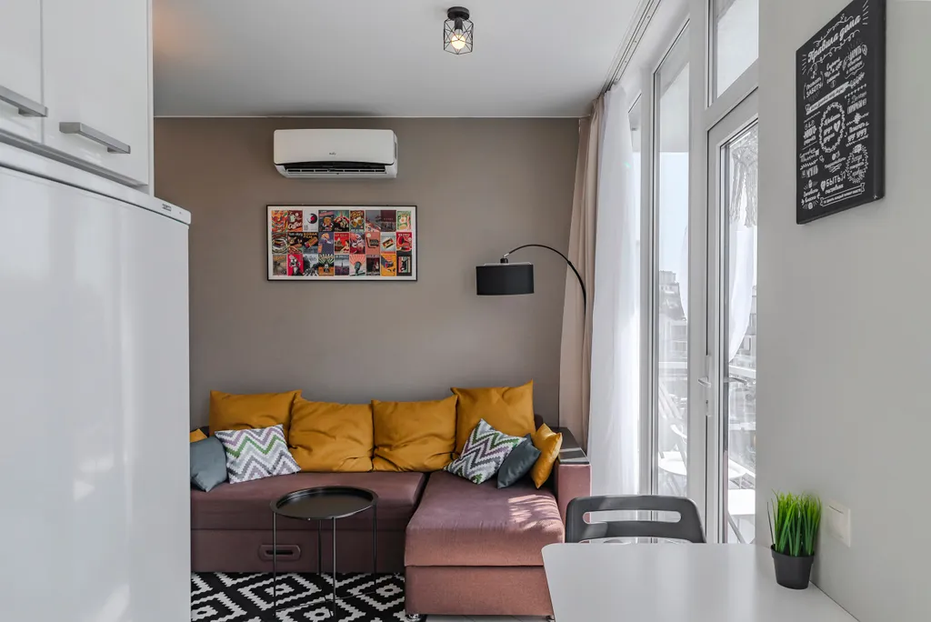 Студия с балконом и подогреваемым бассейном на территории ЖК в центре