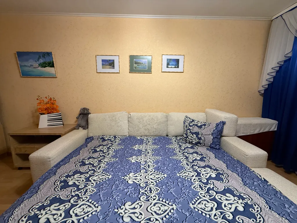 Комната в карибском стиле в трёхкомнатной квартире