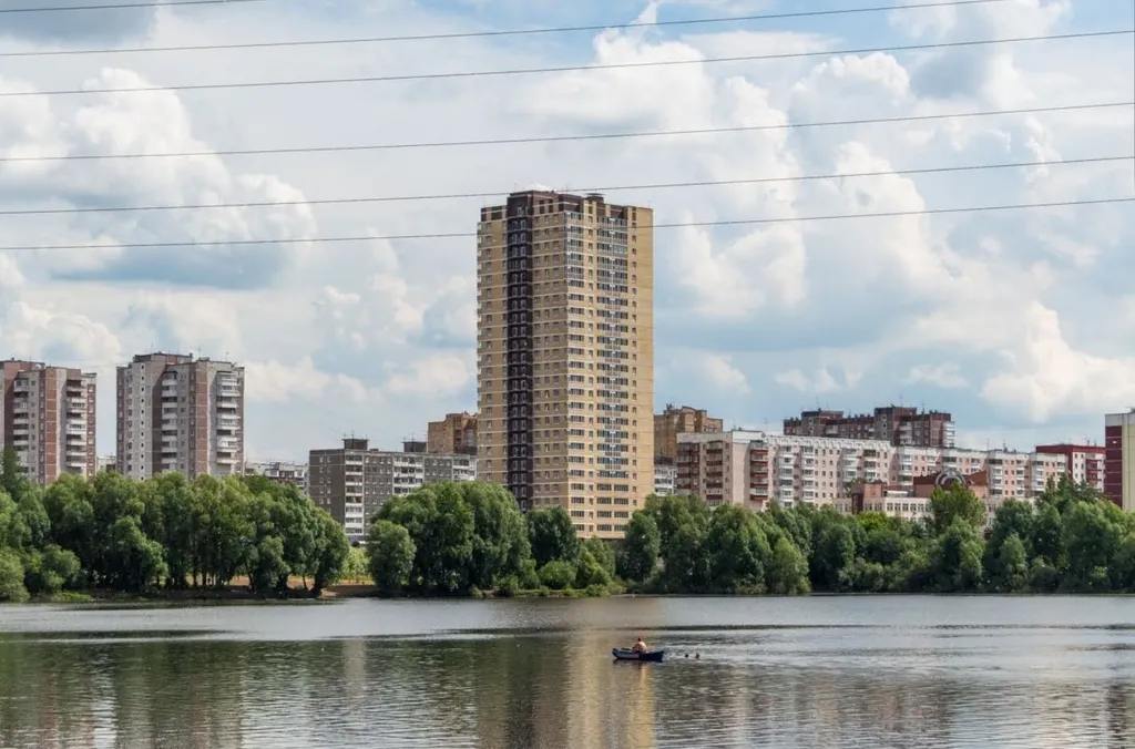 Студия с камином и кондиционером