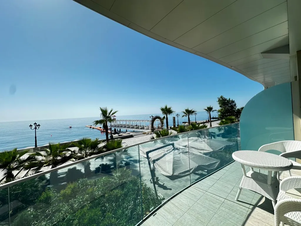 Просторные апартаменты с видом на море