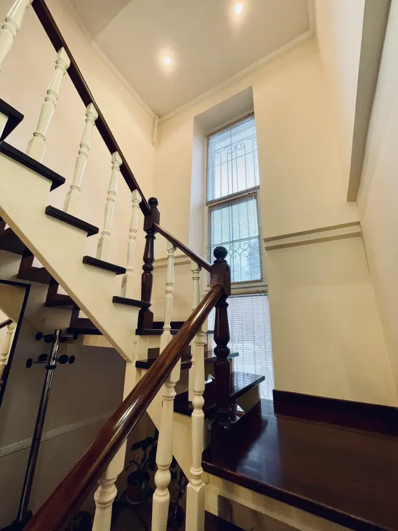 Таунхаус в окружении соснового леса