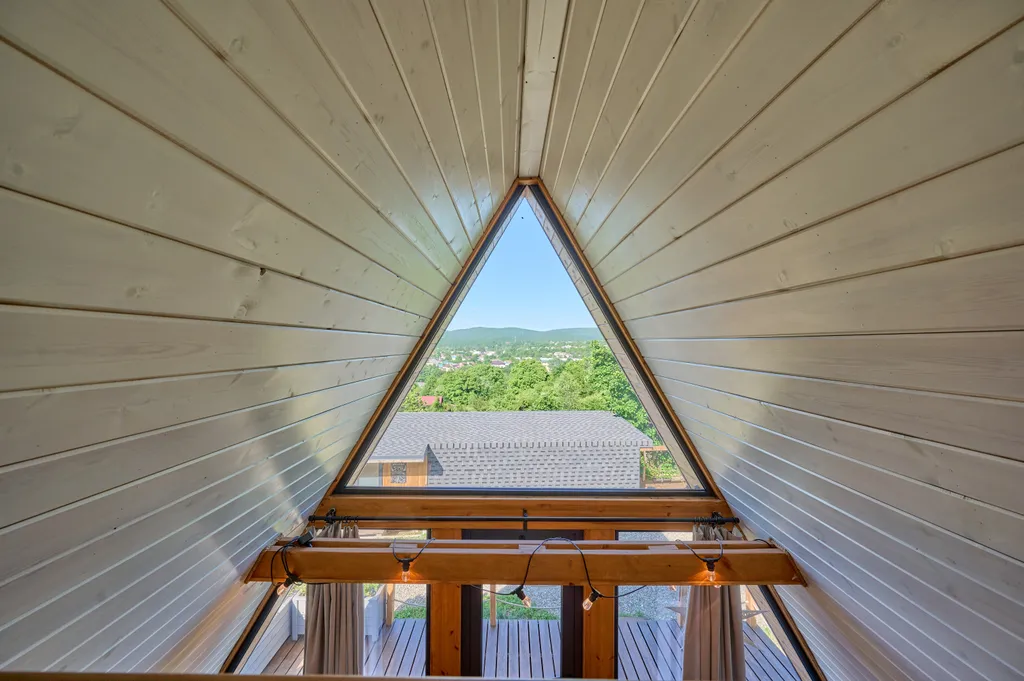 Уютная А-фрэйм хижина в горах Адыгеи