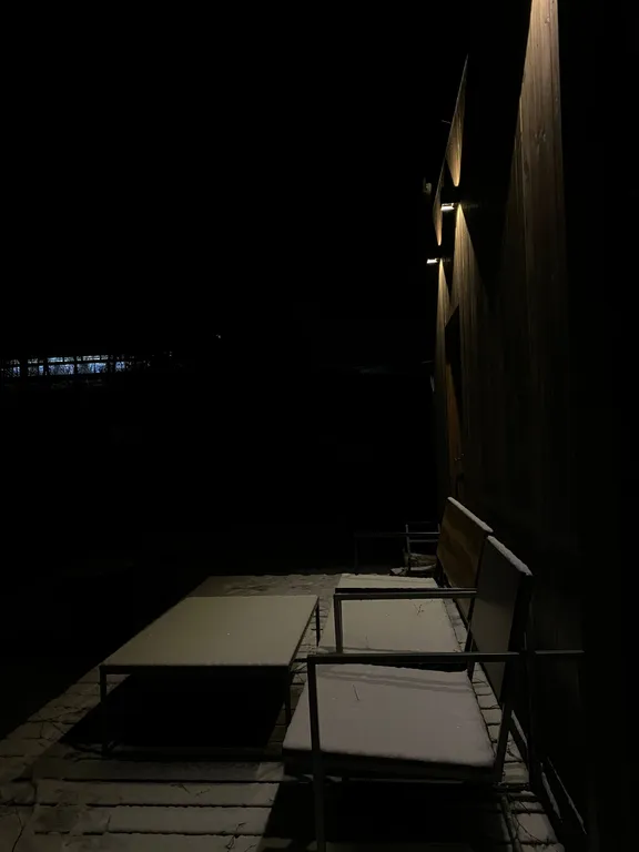 Коттедж Кемпинг на конюшне. Домик с видом на лошадей — Стеклянный