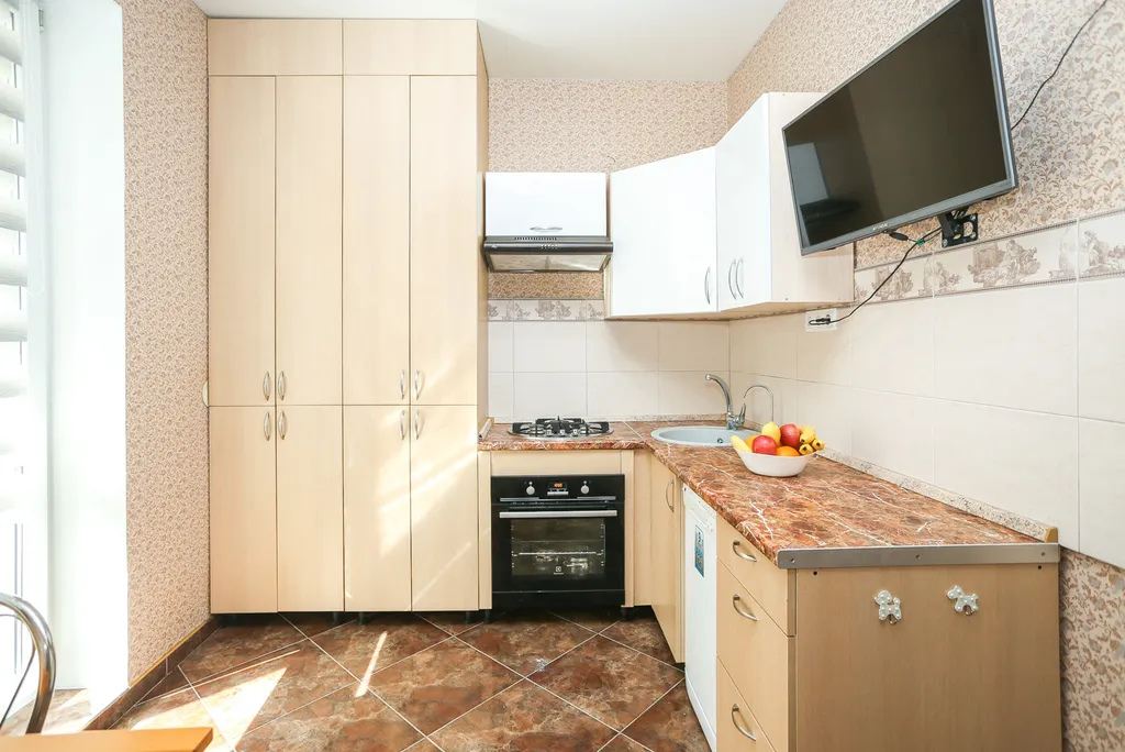 Светлая двухкомнатная квартира в тихом зелёном районе