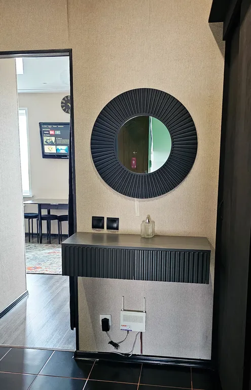 Большая студия с панорамным балконом, видом на реку