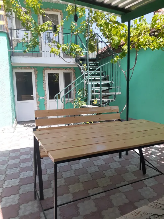 Коттедж на 5 человек со своим двориком