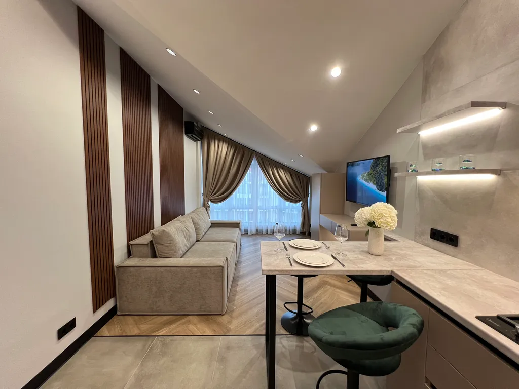 Дизайнерская квартира с прекрасным балконом