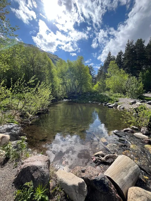 Malkar house с видом на гору Чегет
