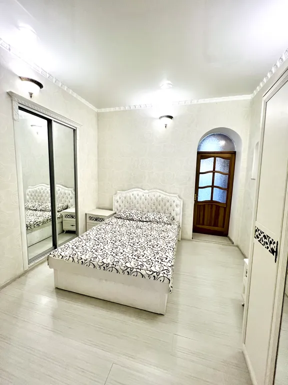 2-комнатные апартаменты в 100 метрах от лучшего пляжа Ялты