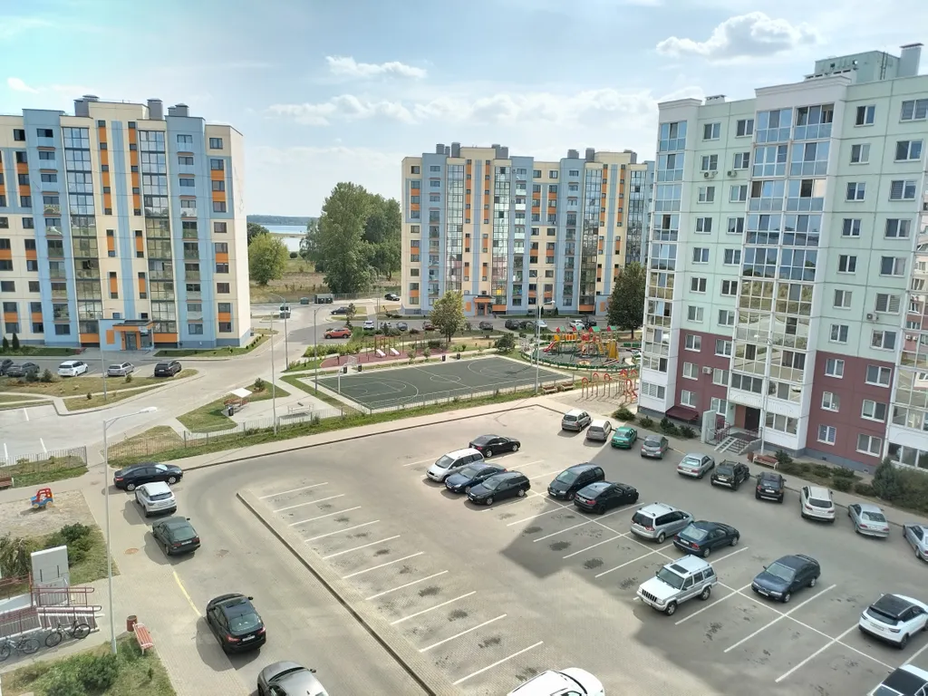 Квартира с панорамным окнами возле РК Паутина