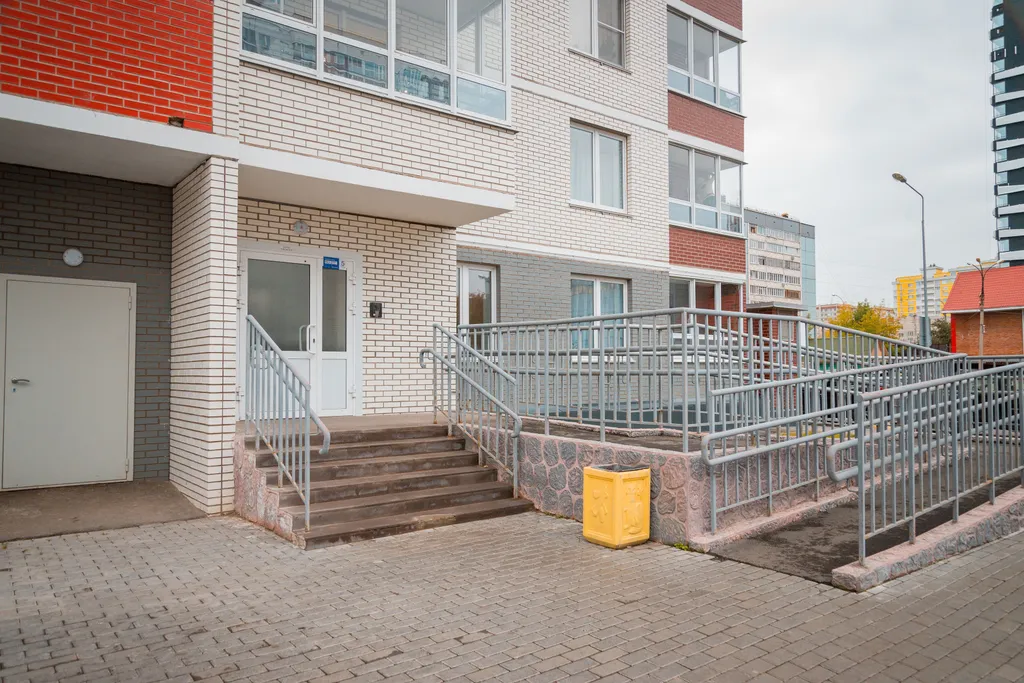 Двухкомнатная квартира на Холмогорова