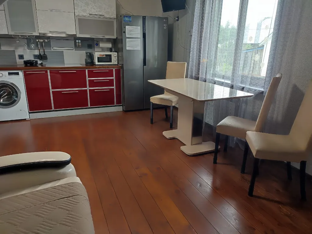 Дом из бруса в тихом красивом месте в пяти километрах от горы Соболиной