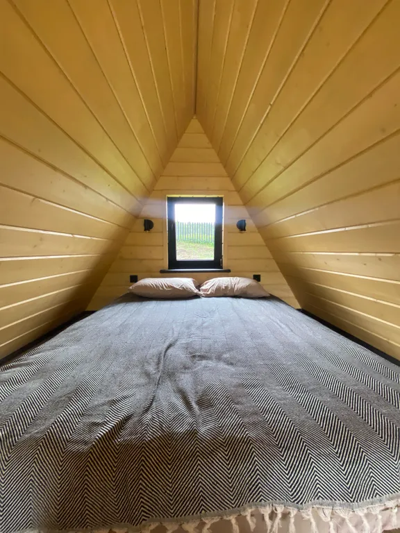 Дом A-frame с видом на реку