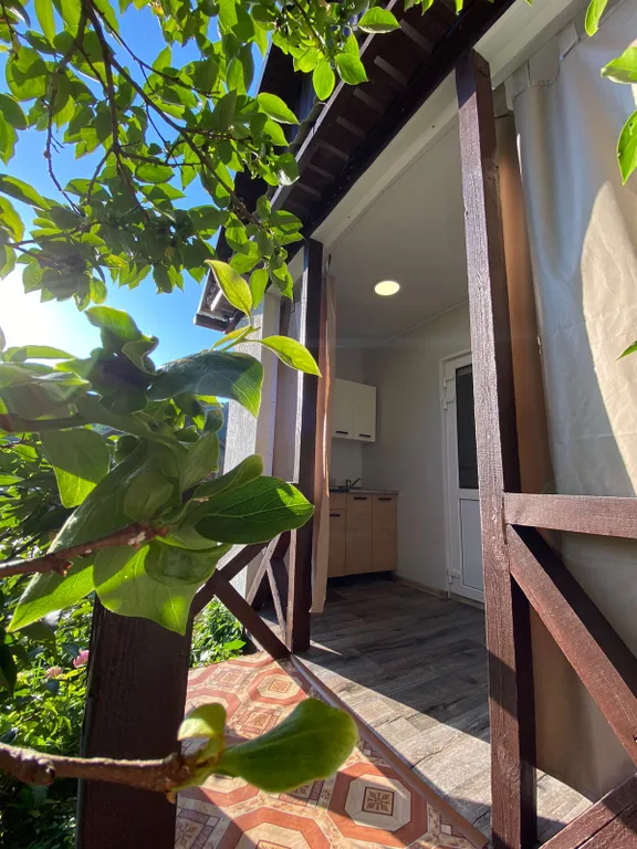 Уютный домик среди гор