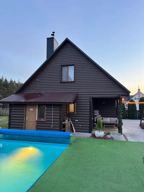 Дом с баней и бассейном