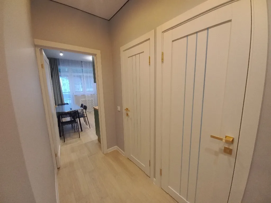 Просторная квартира с новым ремонтом для семьи в центре