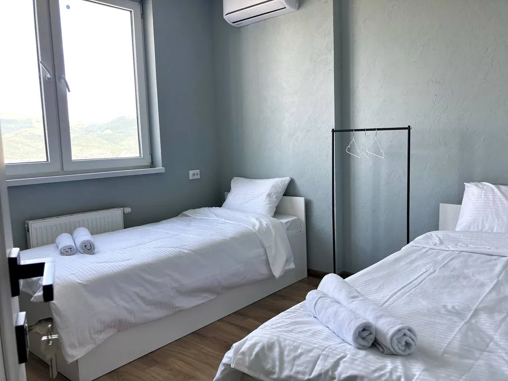 Стандартный номер с раздельными кроватями и шикарным видом на горы