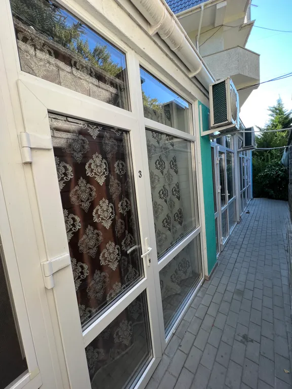 Дом у Массандровского дворца