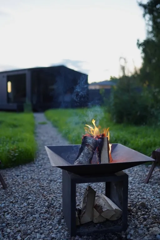 Домик на Новогодние праздники с панорамными окнами в лесу