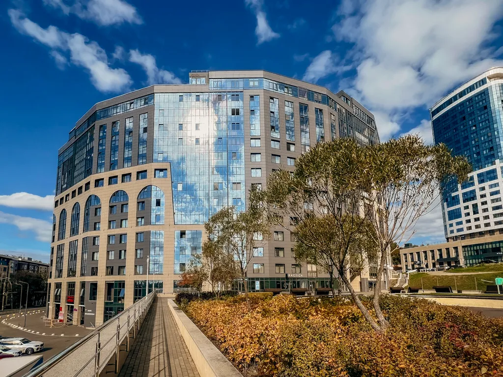 4 Угла: Тот самый ЖК колизей на набережной, М.Горького, 150