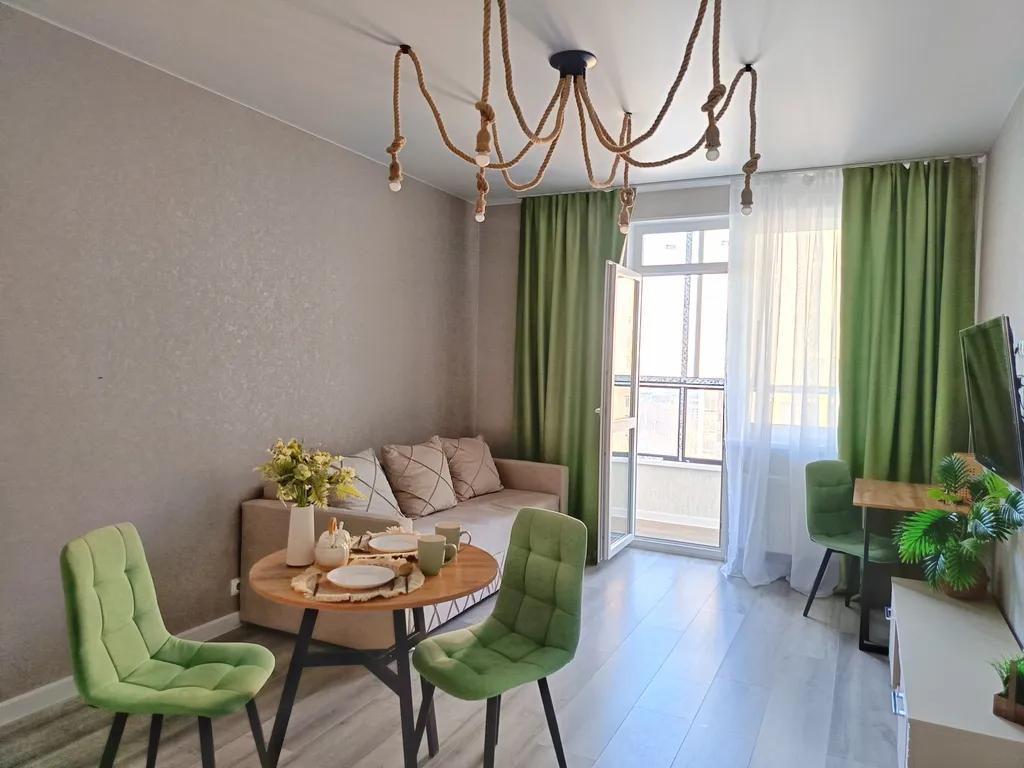 Светлая квартира рядом с ТЦ «Премьер» от Kravc Group