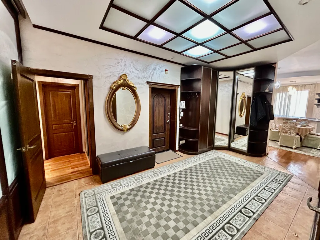 4-комнатная Квартира