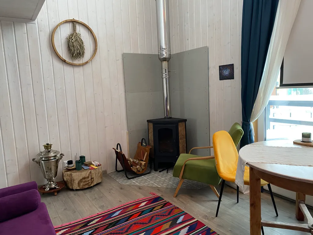 Домик Руби с камином в Болотов деревне